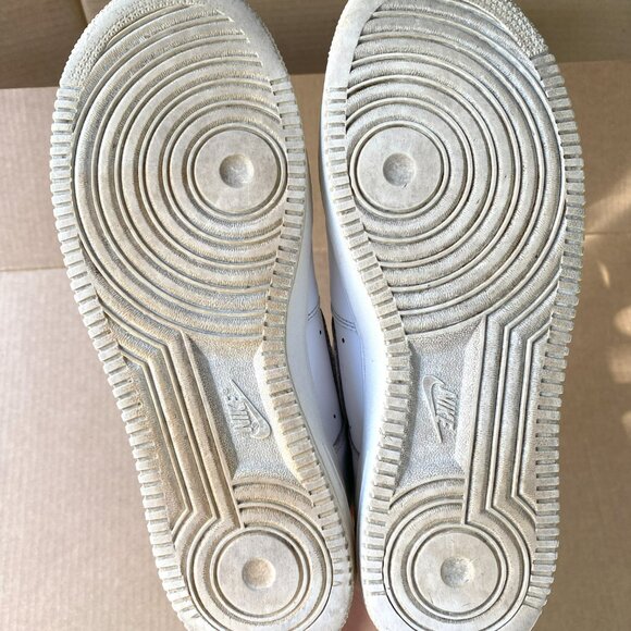 Nike Air Force 1 Triple White Size 11 - Picture 9 of 9